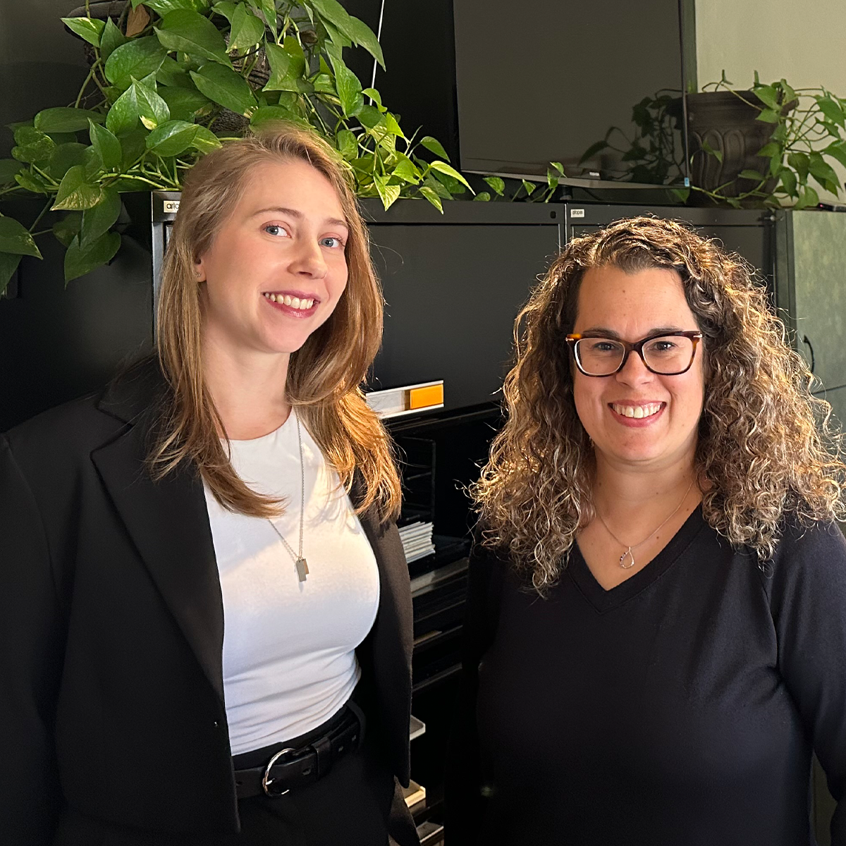 Noémie et Caroline, équipe d'accueil
